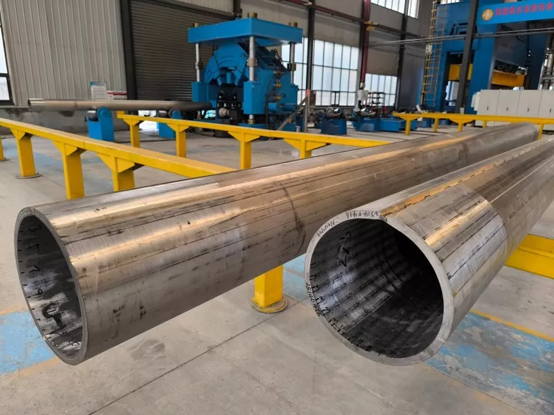 Large Diameter Thick Wall Alloy Steel Welded Pipe